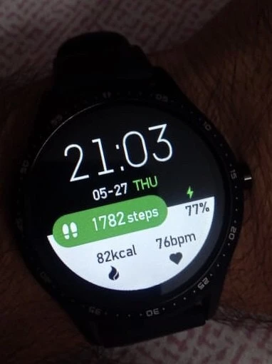 Fire-Boltt 360 smartwatch rond display step tracking